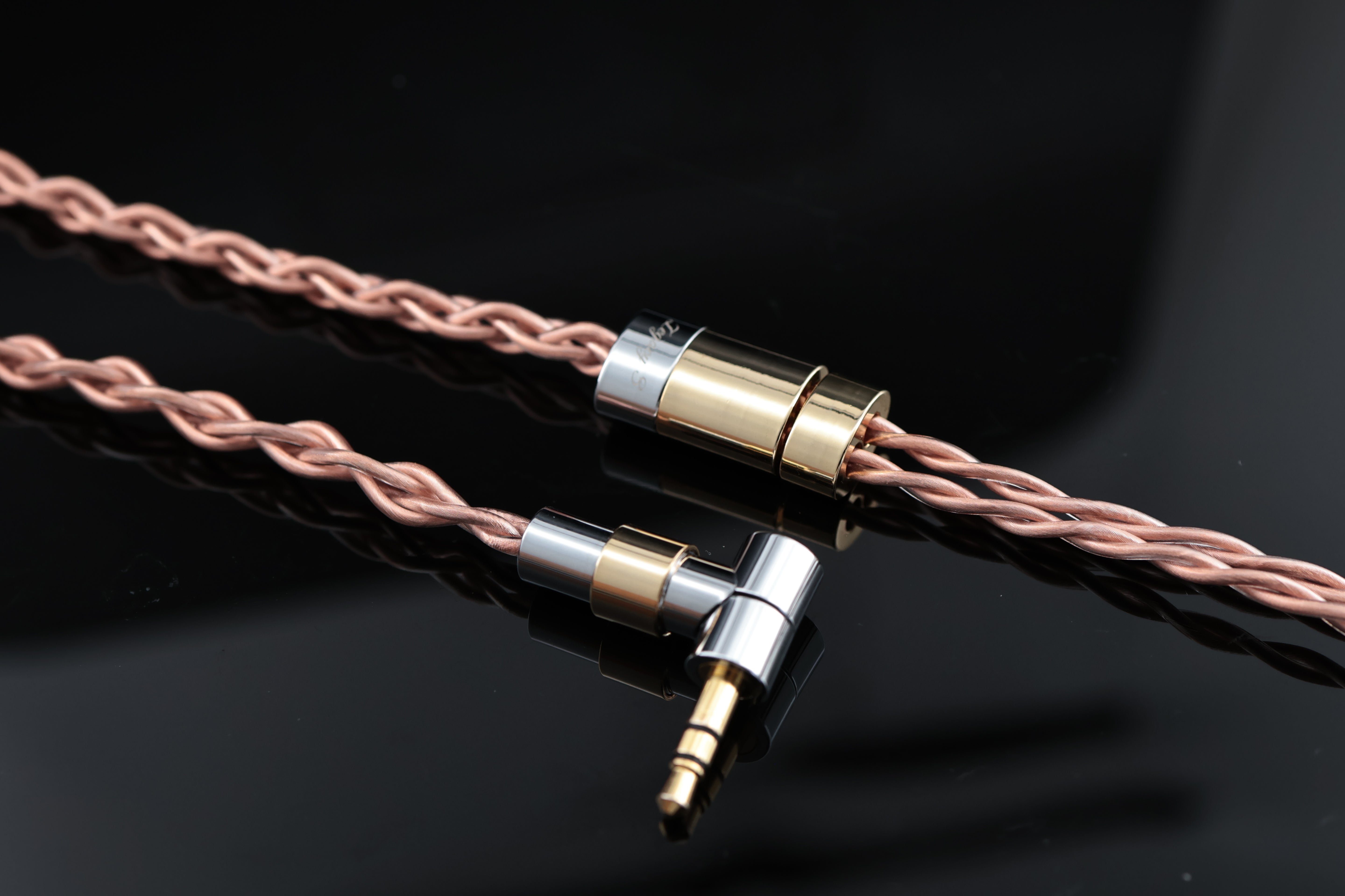 Legacy 3 — Premium Hybrid Audio Cable
